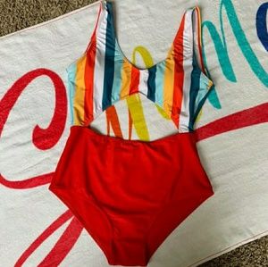 One piece swimming suite